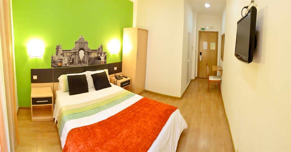 Vila Nova Guesthouse Lisbon Exterior photo