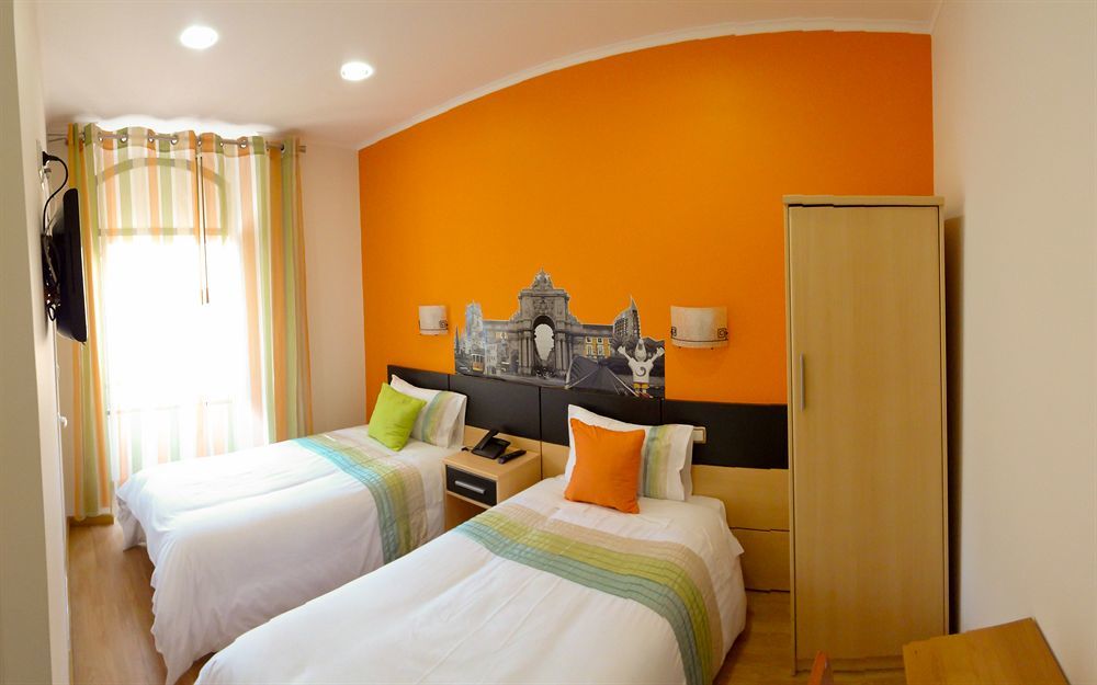 Vila Nova Guesthouse Lisbon Exterior photo