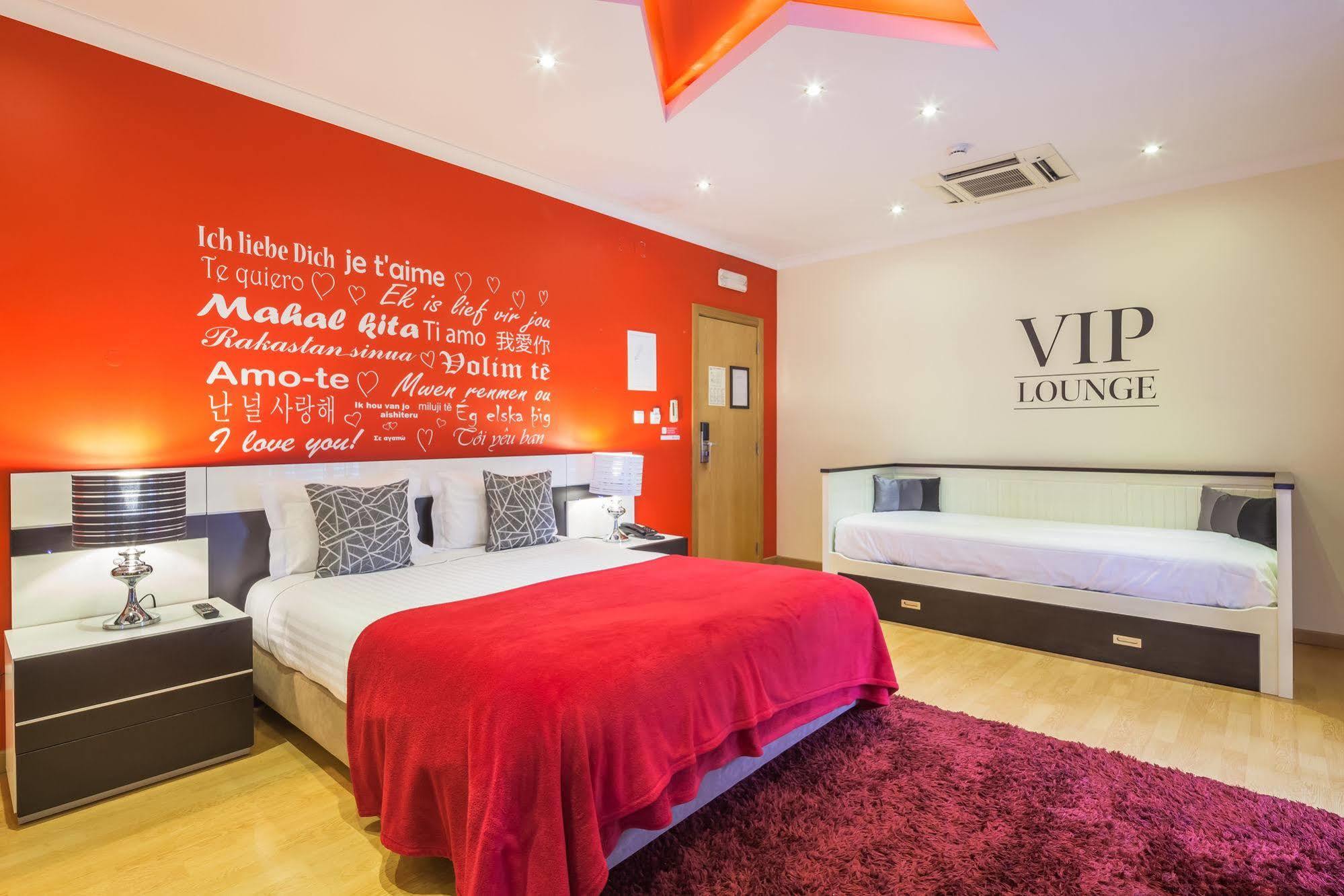 Vila Nova Guesthouse Lisbon Exterior photo